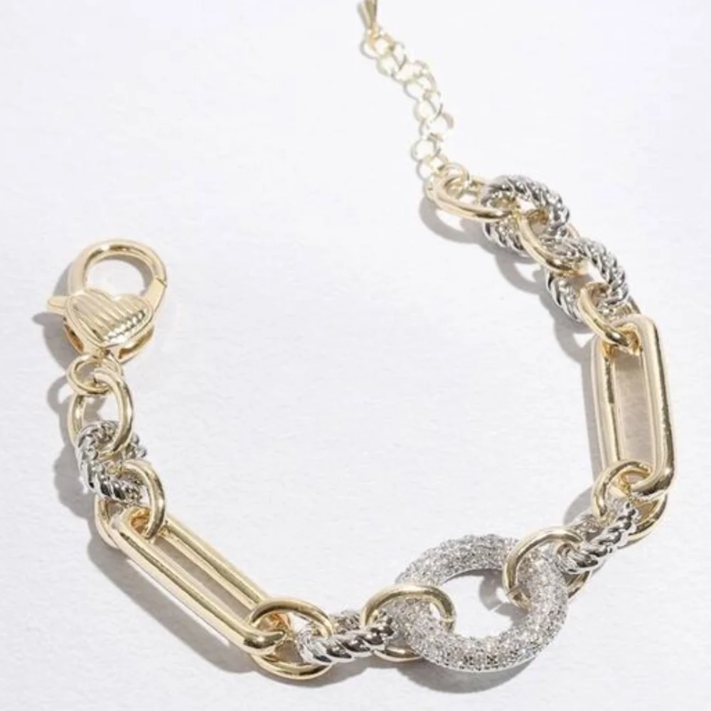 Multi-Toned Chunky Bracelet With Pave Circle 6.75 - Picture 3 of 6